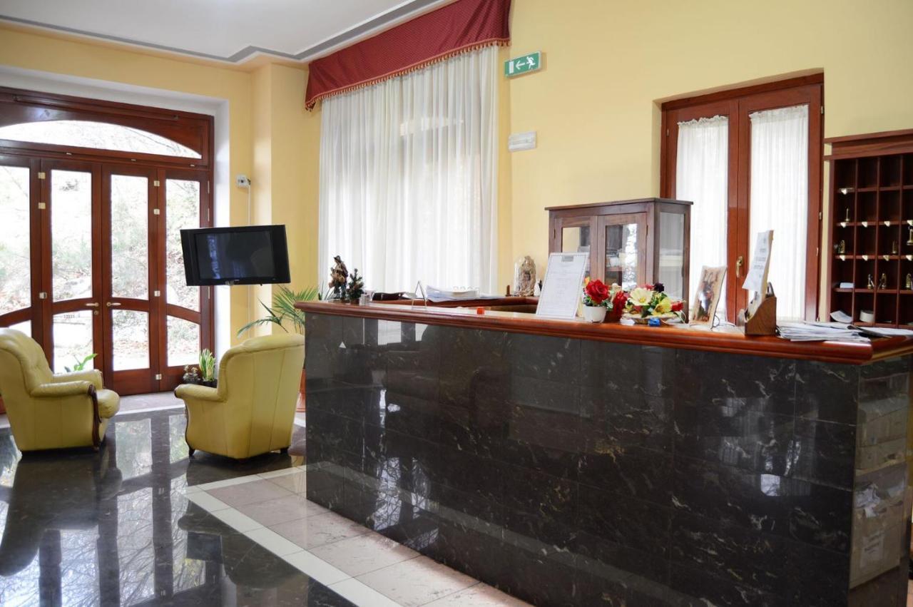 Royal Hotel Montevergine Ospedaletto dʼAlpinolo Esterno foto