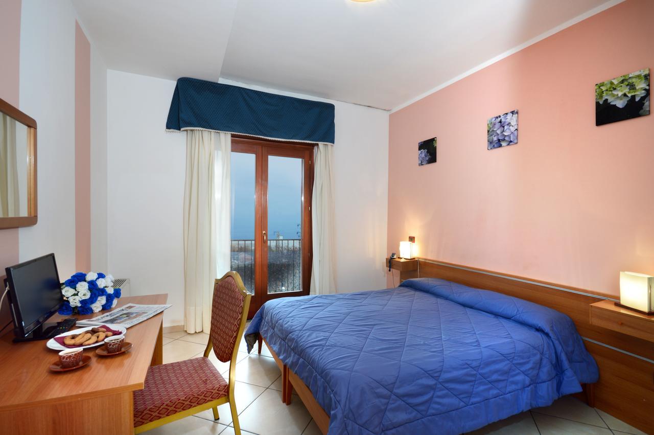 Royal Hotel Montevergine Ospedaletto dʼAlpinolo Esterno foto