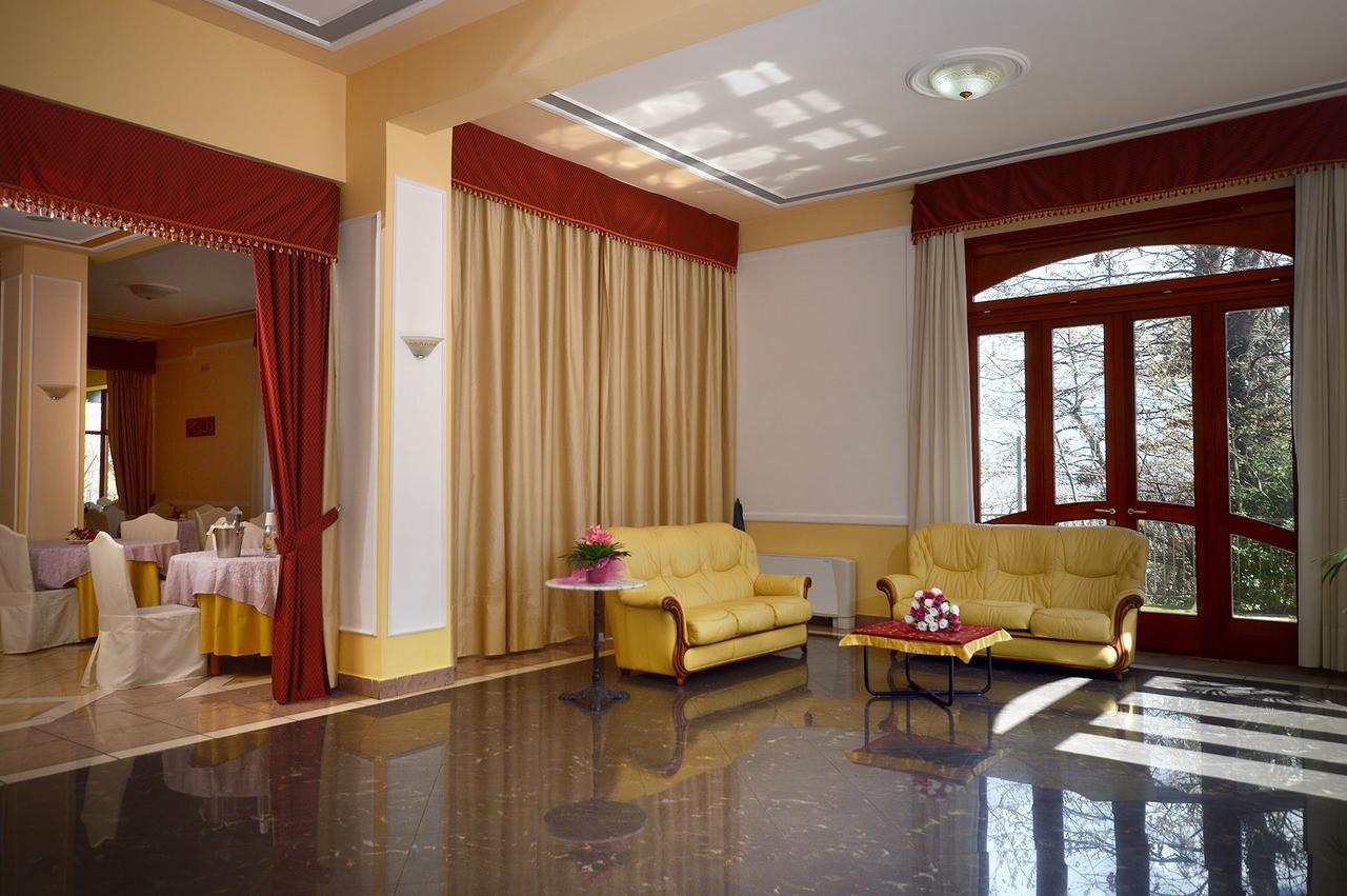 Royal Hotel Montevergine Ospedaletto dʼAlpinolo Esterno foto